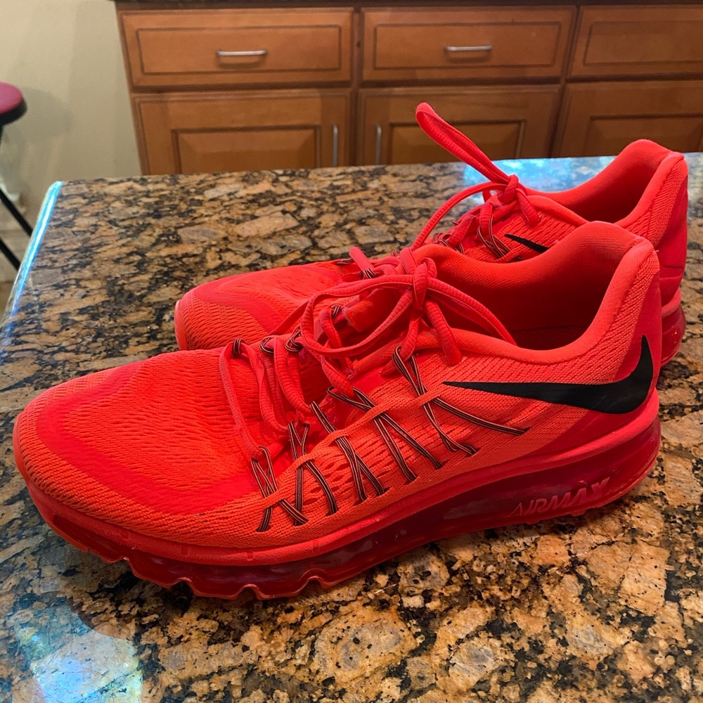 NIKE AIRMAX 2015 TRIPLE RED, USED